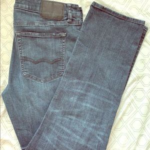 American Eagle Dark Wash MEN’s Jeans